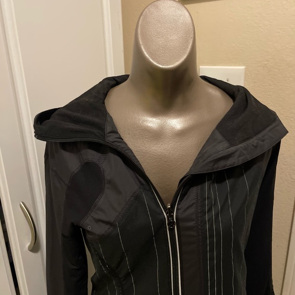 Lululemon jacket - Picture 2 of 4